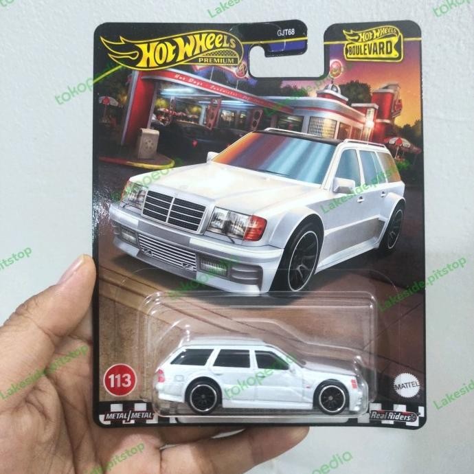 Hot Wheels Mercedes-Benz E 36 AMG PUTIH BOULEVARD