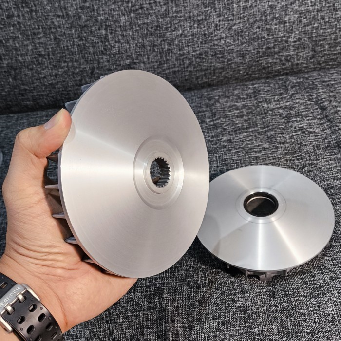 

Pulley Custom Xmax untuk akselerasi dan topspeed yg lebih cepat