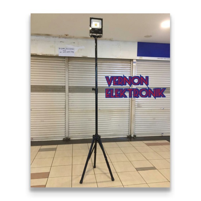 Tiang Lampu/ Tripod Lampu Sorot,Tiang Portable