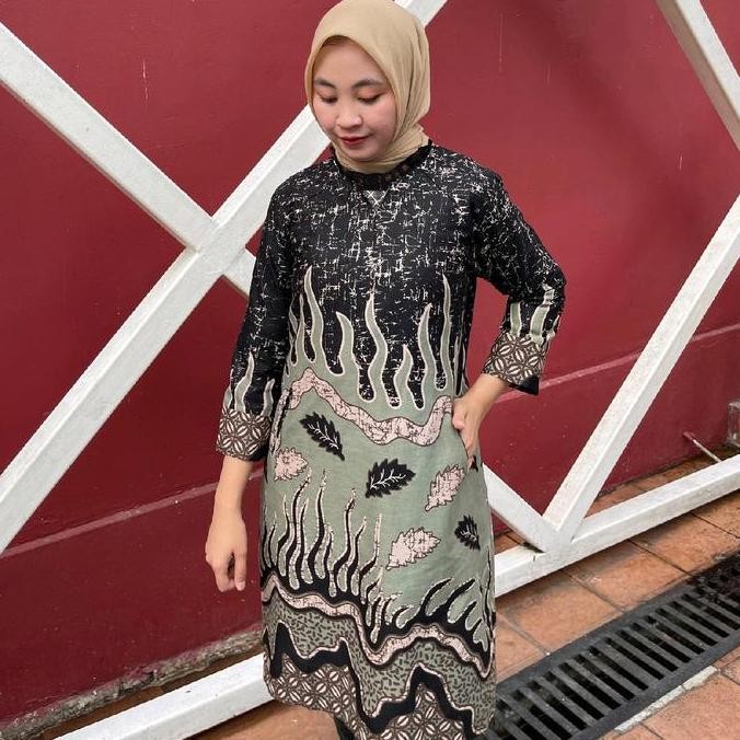 Batik Tunik Qistina Bahan Katun kombinasi  Motif Hitam Sage Terlaris