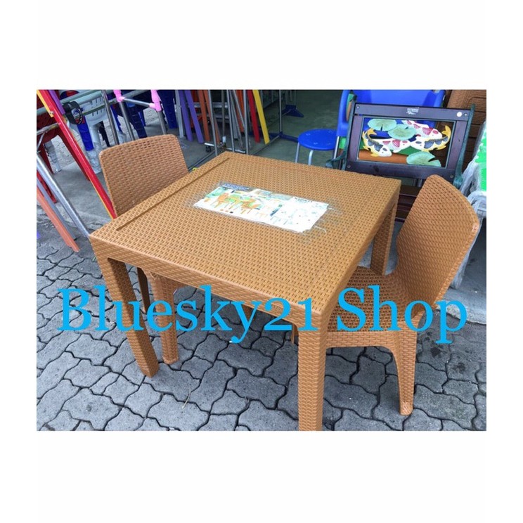 MEJA MAKAN PLASTIK ROTAN NAPOLLY