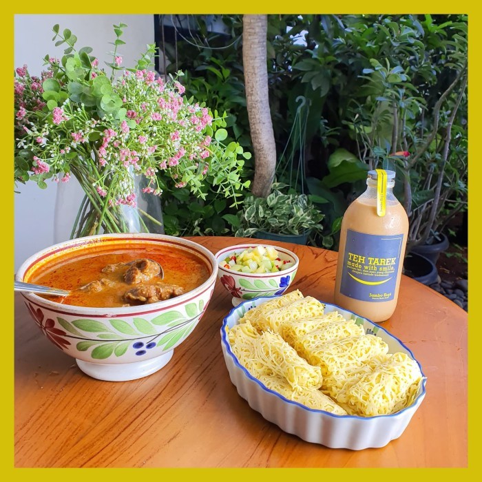 

HAMPERS ROTI JALA KARI AYAM 500 GR & TEH TARIK
