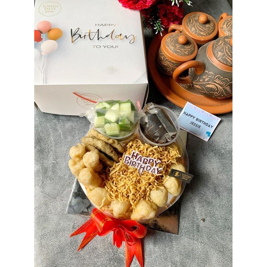 

Pempek Tart Hampers Birthday Edition Lengkap - Ready Setiap Hari