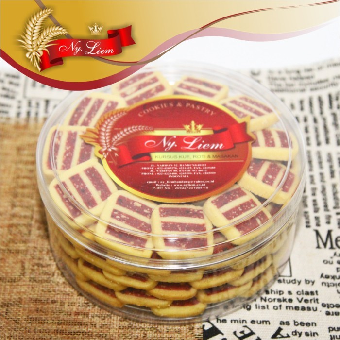 

Red Velvet Layer Cookies Kue Kering ala Ny. Liem 1 toples