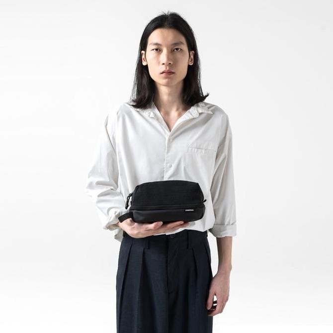 Murah Bodypack Assistant 2.0 Dopp Kit Clutch Pouch Travel Anti Air - Hitam