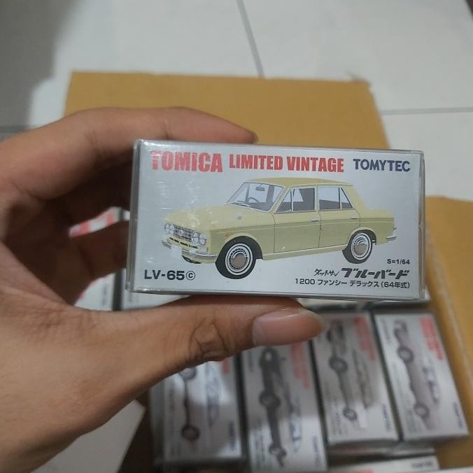 TOMICA LIMITED VINTAGE 65C DATSUN BLUEBIRD 1200 FANCY