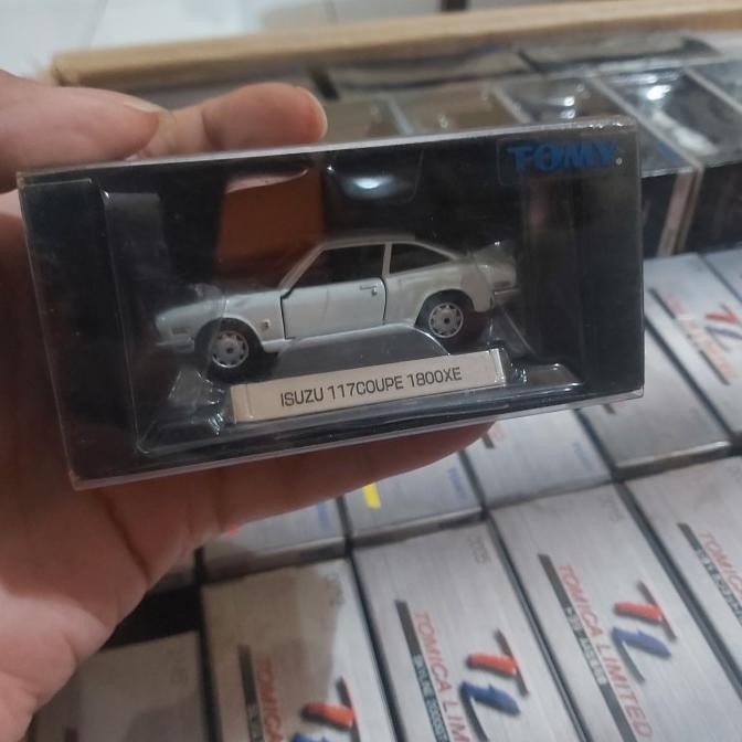 TOMICA LIMITED Isuzu 117 coupe 1800XE 0014