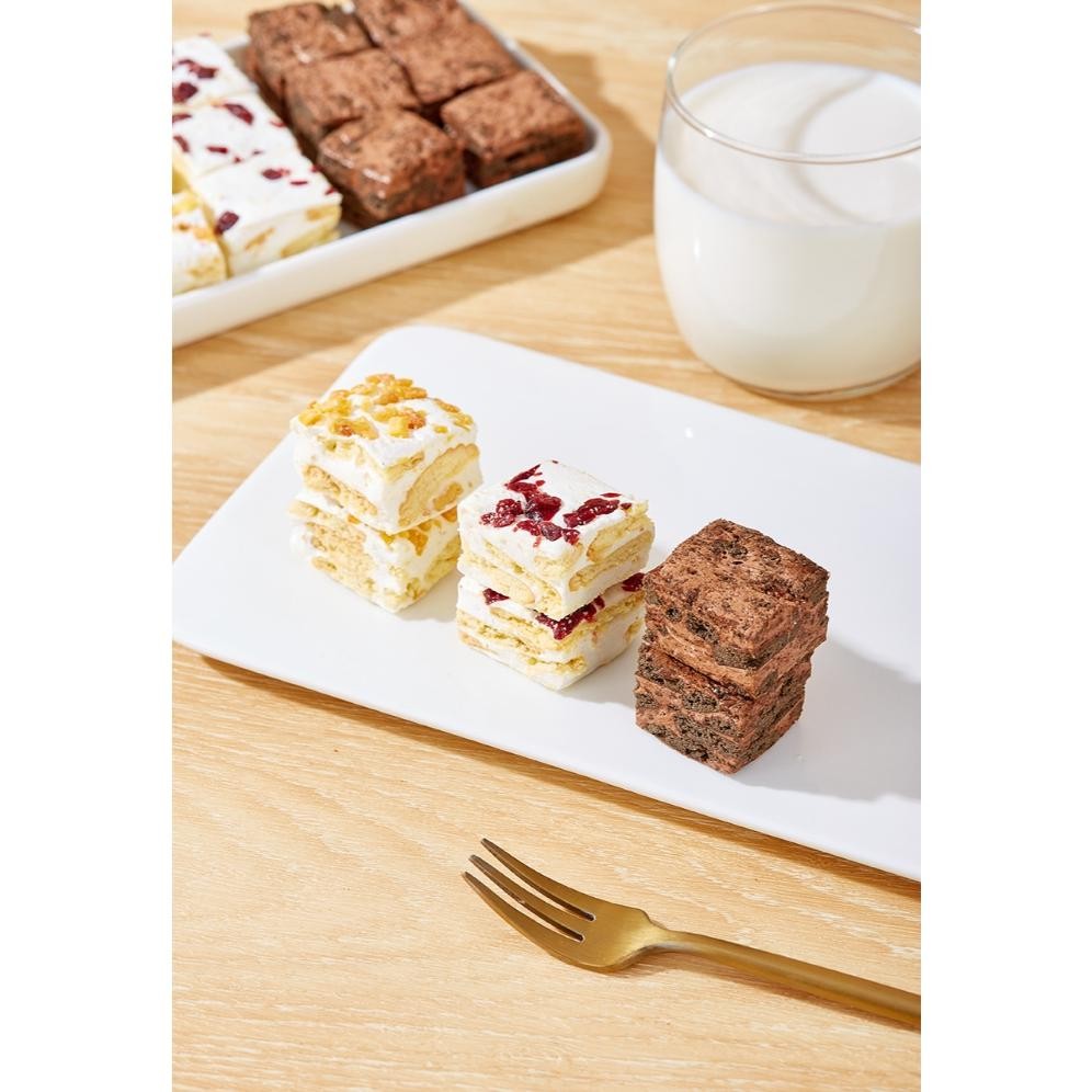 

rd-67 [HALAL] SWEET ME Enak Snack Nougat Chocolate/Nougat Cranberry/Nougat Mango Viral Cake Aneka Rasa Kue 68 GR Kue Lebaran Best Seller Enak Cemilan Hemat