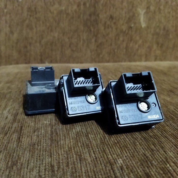 Switch Spion Galant Hiu / St Second