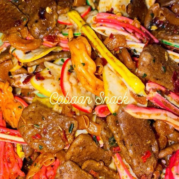 

TERUJI Krupuk Seblak Mix Pedas Daun Jeruk Campur - Sensasi Pedas Daun Jeruk yang Unik dan