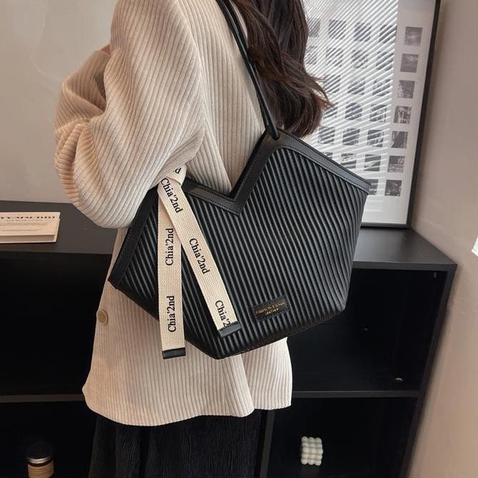 Jennie Bag - Chic Charm - Tas Totebag Wanita Resleting Import Model Korea Terbaru