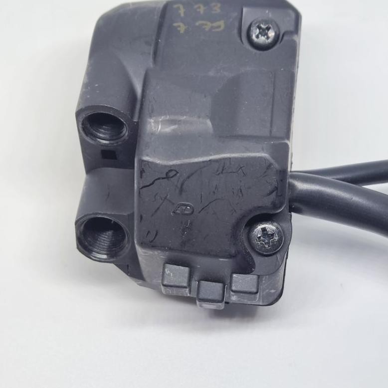 SAKLAR SWITCH HOLDER KANAN GENIO 35130-K0J-N11