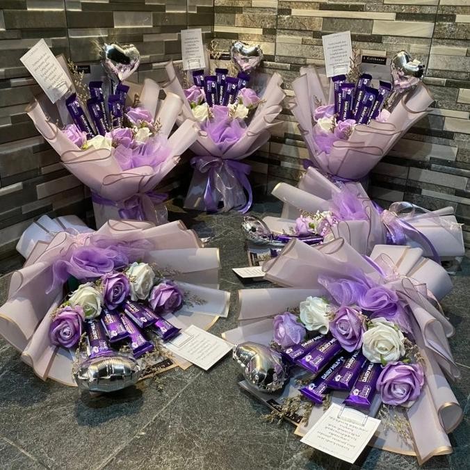 

Buket Bunga Snack | Snack Bouquet | Buket Cokelat | Buket Wisuda Terlaris