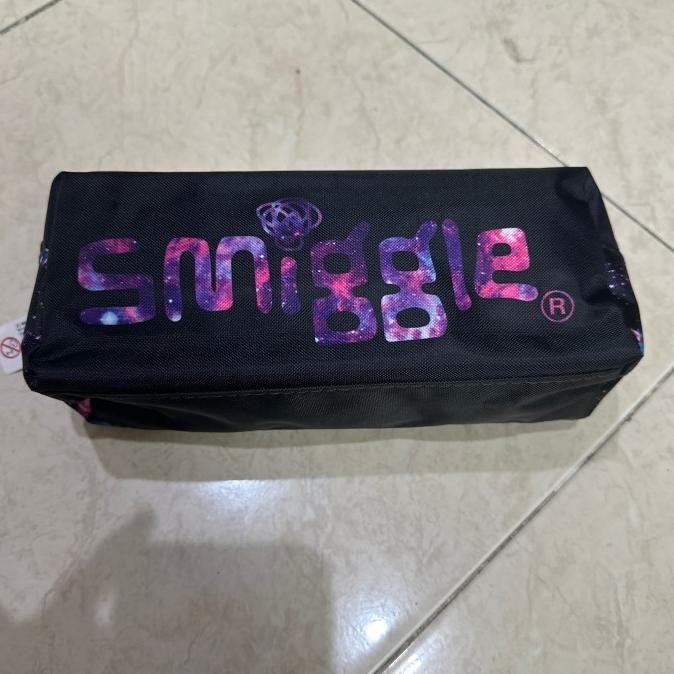 

Smiggle pencil case galaxy original tempat pensil smiggle
