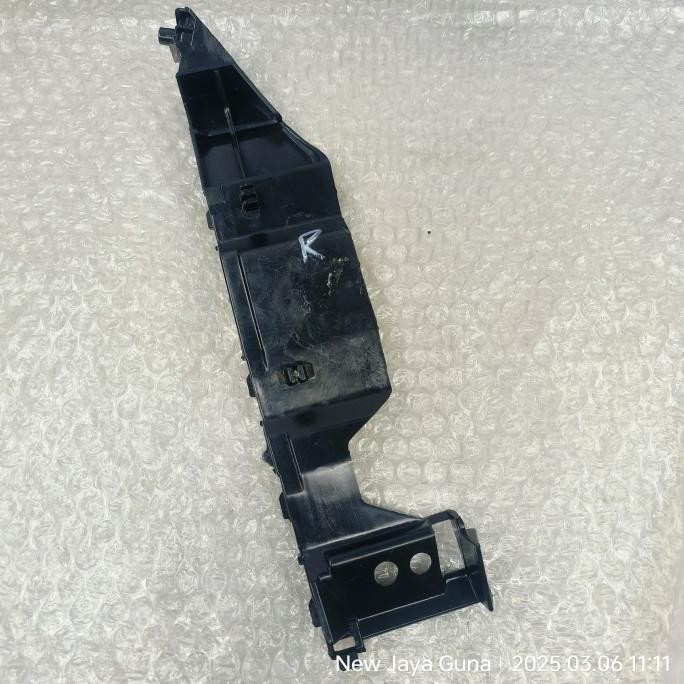 Murah 71731-63J00 Bracket Bemper Depan Kanan Suzuki Swift Gl,St,Gt