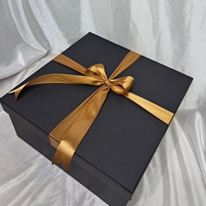 

Kotak Kado + Kotak Hadiah + Gift Box + 30x30x10 cm + Kotak Medium + Berpita + Tanpa Pita murah