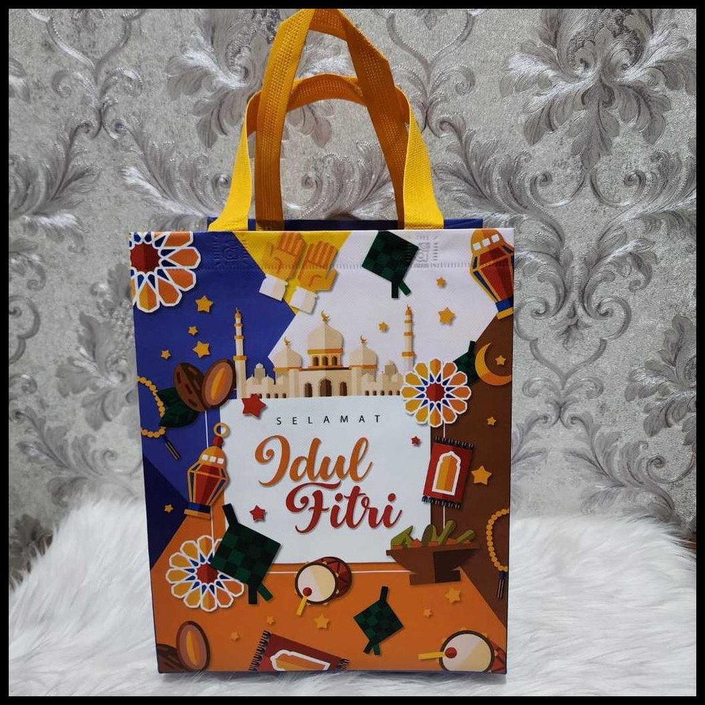 

Ready Grosir 5Pcs Tas Lebaran Laminasi Anti Air 30X24X20 Cm Tapak Persegi Muat Besar Kokoh Goodie Bag Muat Box Nasi Kotak Hampers Parcel Hari Raya {Terlaris|Best Seller}