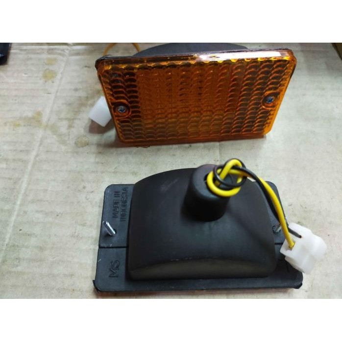 Lampu Sen Sein Signal Lamp Bumper Bemper Depan Mitsubishi L300 AM Lampu Mobil