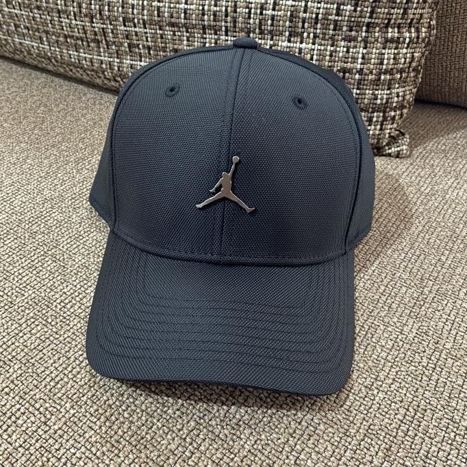 Topi Nike Air Jordan CLC Classic 99 Cap Metal Logo
