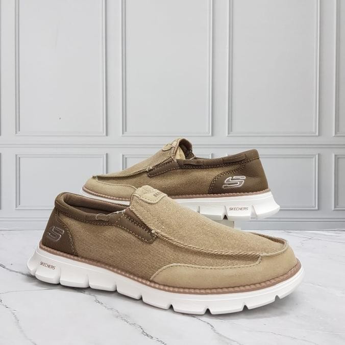 SKECHERS CLASSIC SLIP ON/SEPATU SKECHERS CLASSIC SLIP ON/SEPATU CANVAS