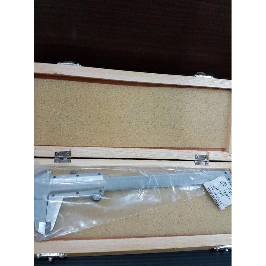 

Produk Baru!! Jangka Sorong Manual 6 Inci / Sketmat Manual 6 Inci