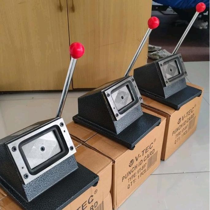 

MESIN PLONG PEMOTONG PEMBOLONG PUNCH ID CARD NAME CARD PVC CUT CUTTER ORIGINAL DAN TERPERCAYA