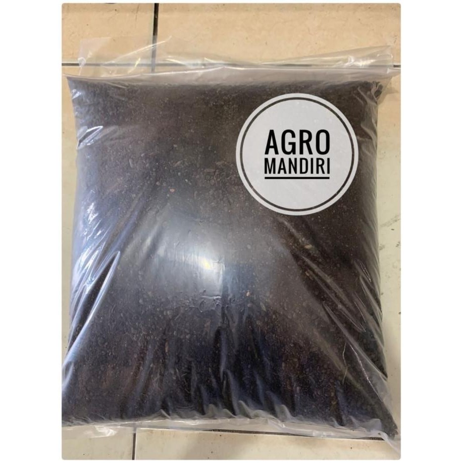 

Terlaris Kompos Bokashi 5 Kg Pupuk Organik Alami Topsoil Tanah Subur Siap