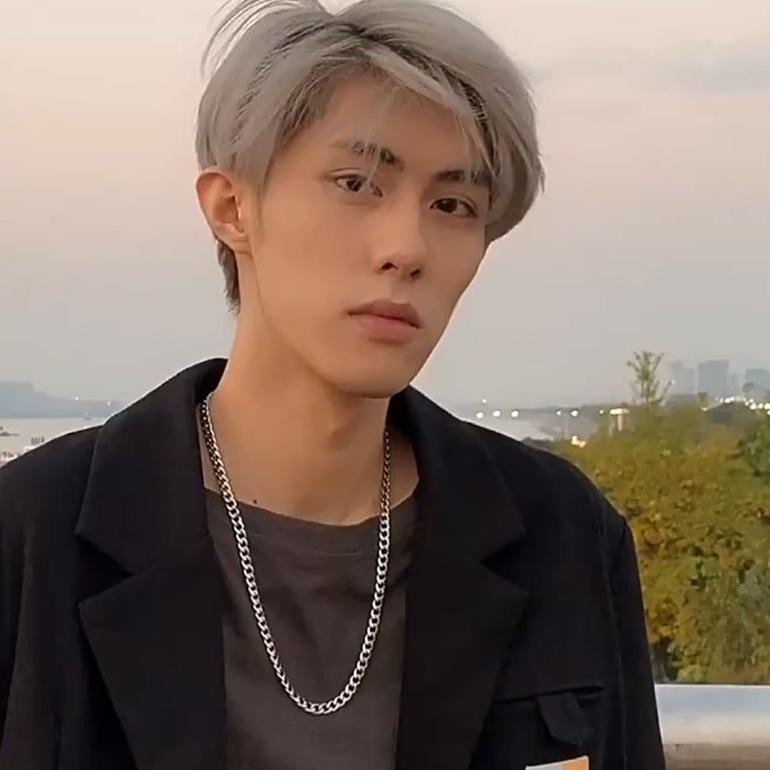 HJK Kalung Pria Rantai Titanium Baja Tahan Karat Perak Gaya Punk Kalung Baja Titanium Pria dan Wanit