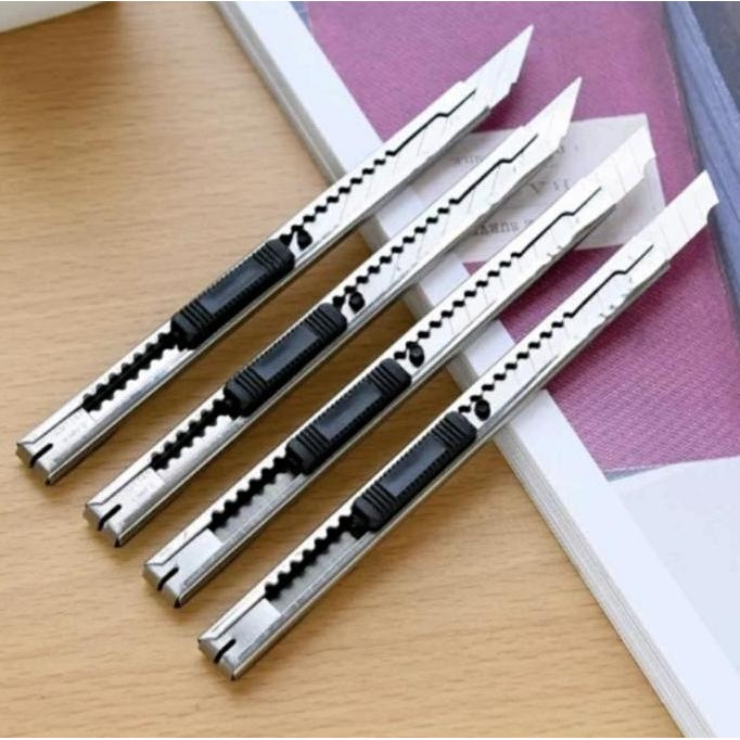 

Metal Cutter Besi Kecil Stainess Steel Knife Blade Lancip / Datar