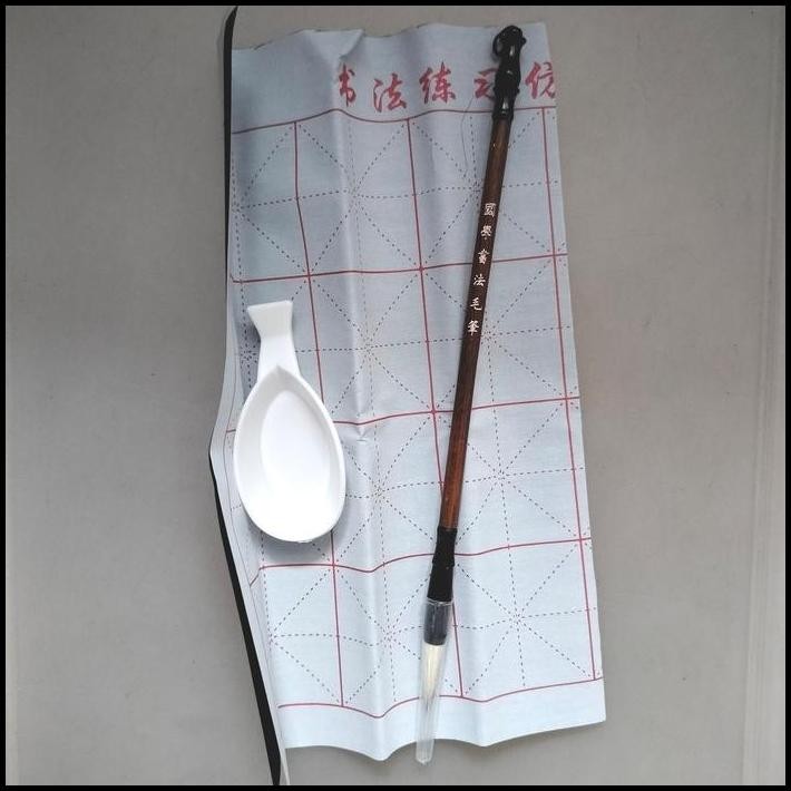 

Simple Set Kaligrafi Isi 3 Kuas China Mopit Kertas Tempat Air