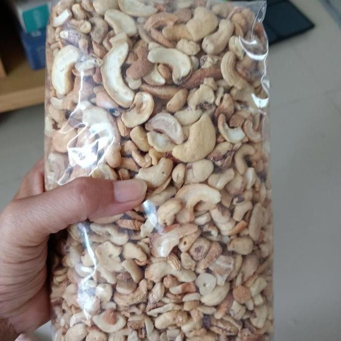 

Grosir Kacang Mede Patahan