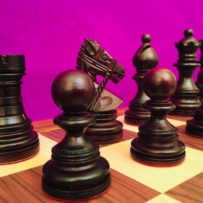 Terjangkau Catur Kayu Sawo Premium-Bridle Knights Golden Sapodilla Chess Set