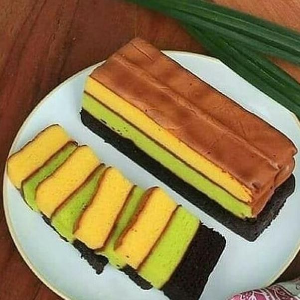 

HIW [2in1] Kue Lapis Surabaya/Spikoe Brownies Pandan Premium