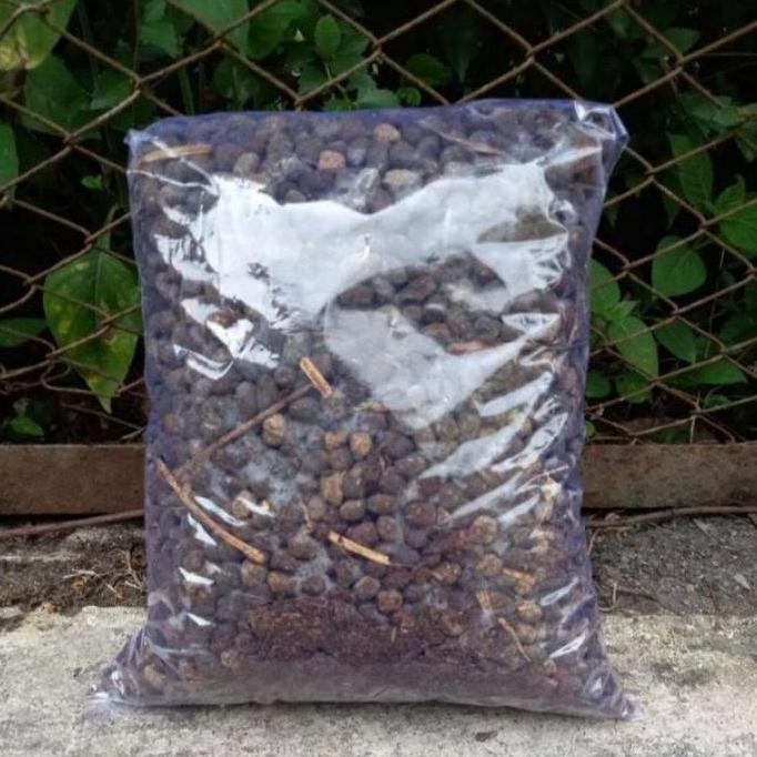 

Terlaris Kohe Kambing Permentasi/Pupuk Kandang Siap Pakai Kemasan 1Kg