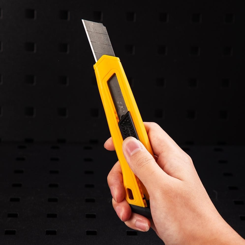 

ready deli cutter / cutter besar 18mm pisau sk5 edl018b {terbaru/terlaris/tergcor/kekinian}