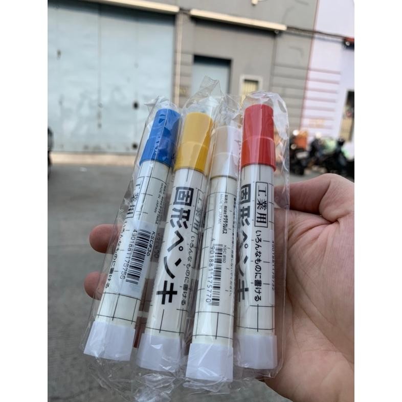

RB Solid Steel Marker SAKURA Warna Putih Kuning Merah Biru Made in Japan
