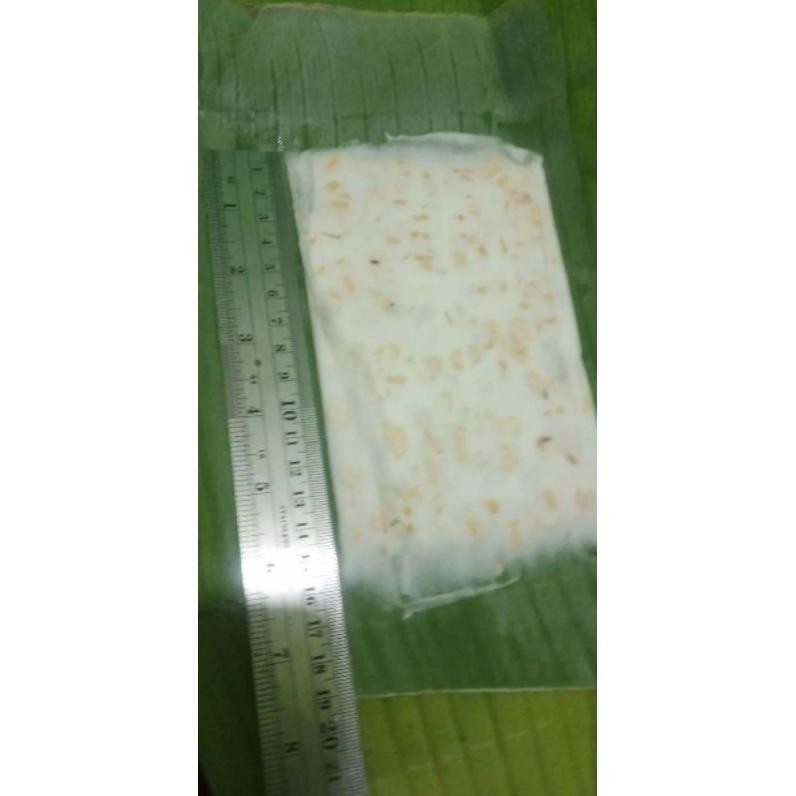 

Elegan Tempe Mendoan Mentah 1 Iket Isi 5 Bungkus/ 10 Lembar Tempe/ Bisa Cod