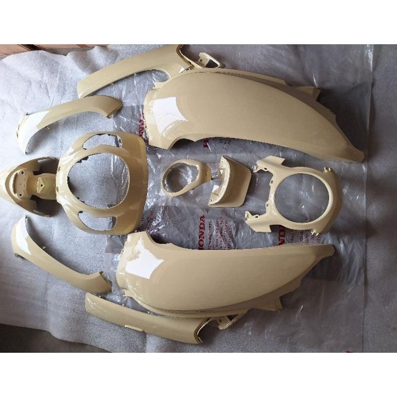 cover body bodi scoopy new 2023,2024 crem original