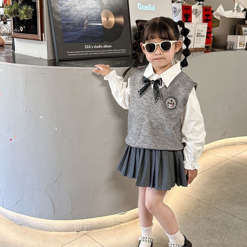 Set Rompi Rajut Gaya Preppy dan Rok Lipit untuk Gadis