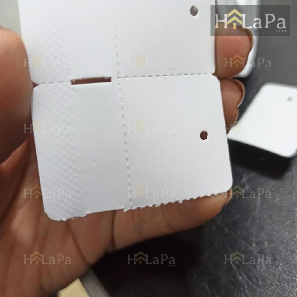 

KA Label Karton Hang Tag Isi 1.700 Pcs Dengan Lipatan (Porporasi) / 32x48mm