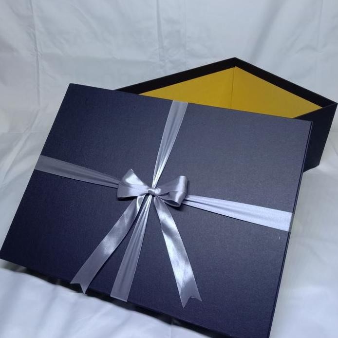 

ready Kotak Hadiah / Kotak Kado / Kotak Box / 40x30x15 cm / Berpita