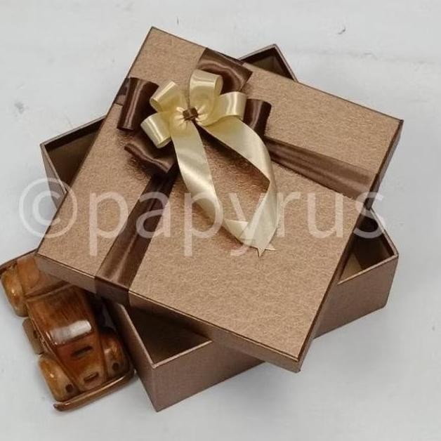 

ready PAPYRUS 20x20 Tinggi 10cm Kotak Kado Gift Box