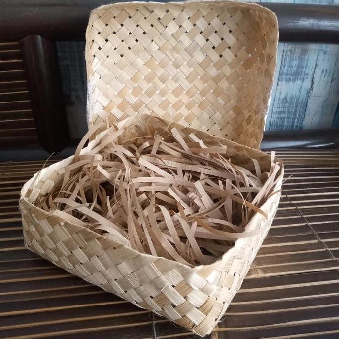 

ready GIFT BOX KOTAK KADO KOTAK HADIAH BOX HAMPERS DOYLES ANYAMAN - MODEL A