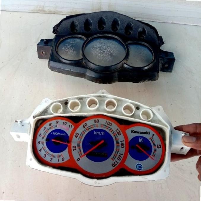 Sparepart dan Aksesoris kendaraan  Speedometer Kawasaki Zx 130. Original. Seken bekas copotan  81nzp