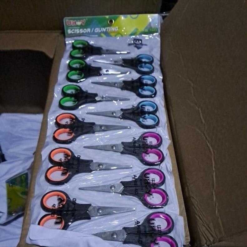

Gunting Kecil Hw 4 ukuran 5,5 inch Harga Untuk 1 Renceng isi 12 AST