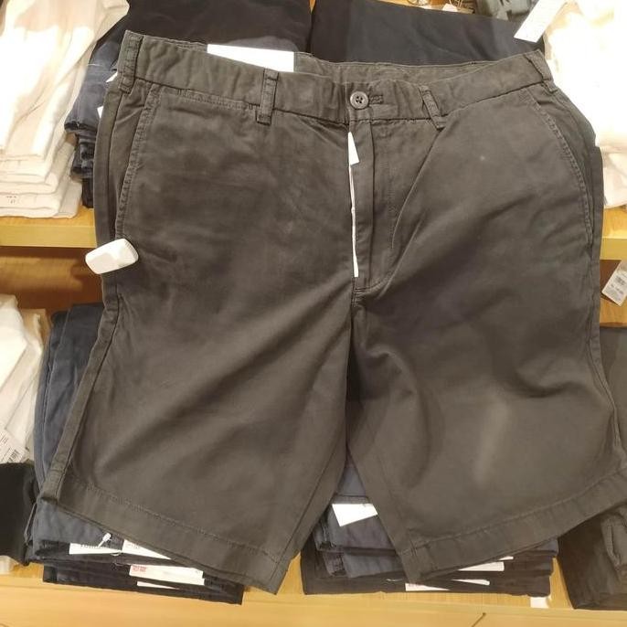 Uniqlo Men Celana Chino Pendek Original (Best Quality)