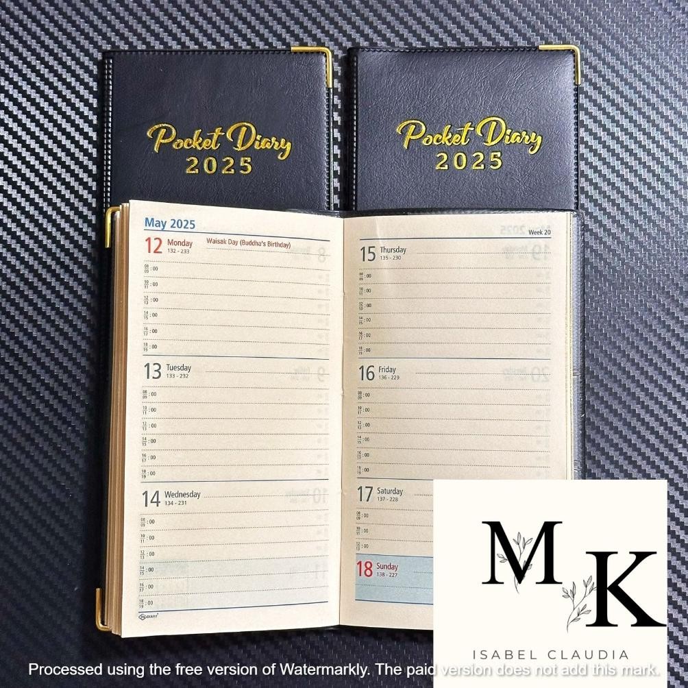 

BUKU AGENDA POCKET DIARY 2025 UKURAN 16cm X 9cm HITAM ONLY COVER { GRATIS PEN HAPUS } EXECUTIF CLASS AST