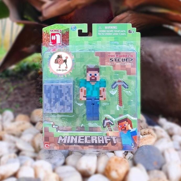 Minecraft Core Steve Action Figure with Accessory
