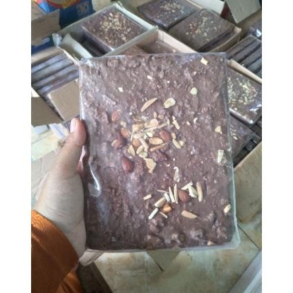 

Coklat Blok Silverqueen 1kg Cokelat Kiloan Mix Milk Delfi Isi Kacang Mede