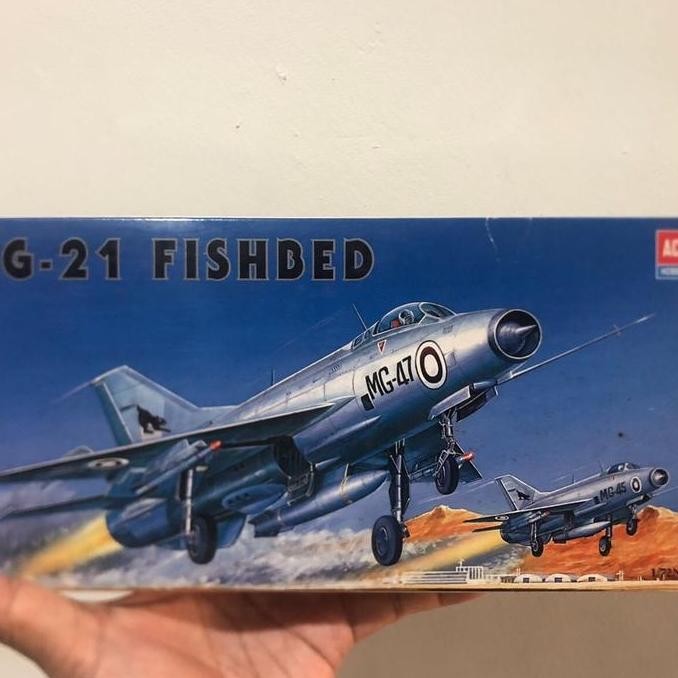 Academy Pesawat Mig-21 Fishbed 1/72